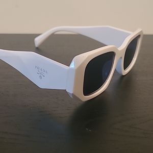 NEW PRADA PR17WS 1425S0 IVORY DARK GREY SUNGLASSES